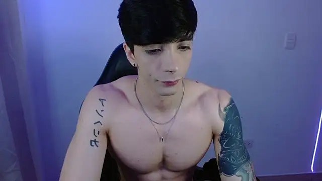 H3ll B0I online show from February 13, 3:24 am