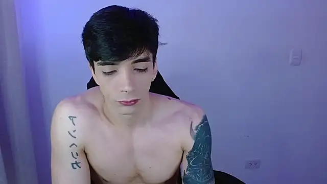 H3ll B0I online show from April 4, 4:55 am