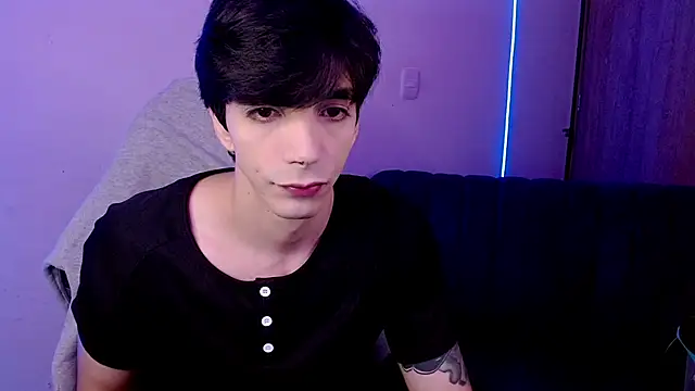 H3ll B0I online show from May 21, 5:03 am