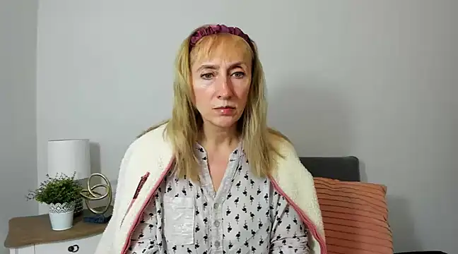MargaretMilf69 online show from February 7, 1:11 pm