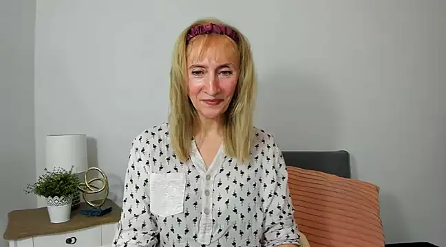 MargaretMilf69 online show from February 7, 4:14 pm