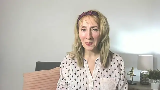 MargaretMilf69 online show from February 12, 4:33 pm