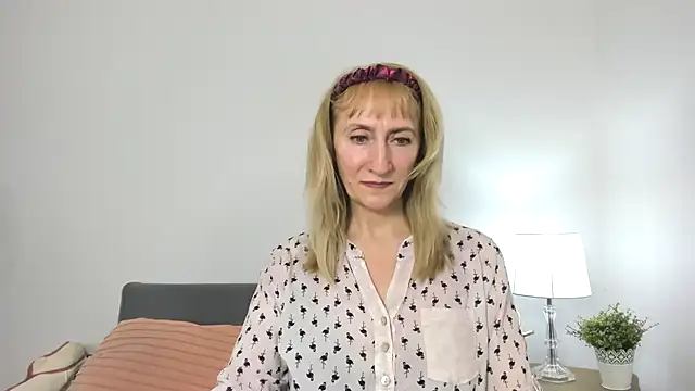 MargaretMilf69 online show from February 27, 7:37 pm
