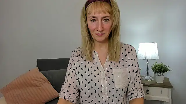 MargaretMilf69 online show from February 28, 1:25 pm