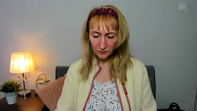 MargaretMilf69 online show from March 7, 1:40 pm