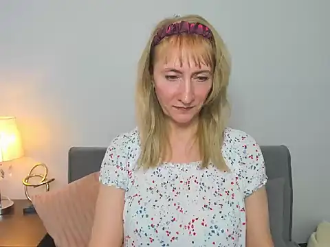 MargaretMilf69 online show from March 7, 4:44 pm