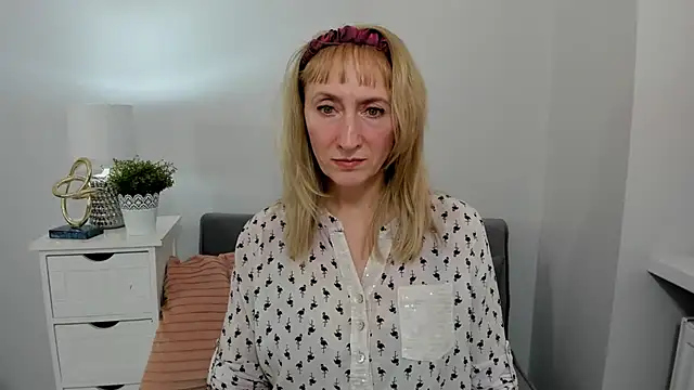 MargaretMilf69 online show from March 9, 10:30 am