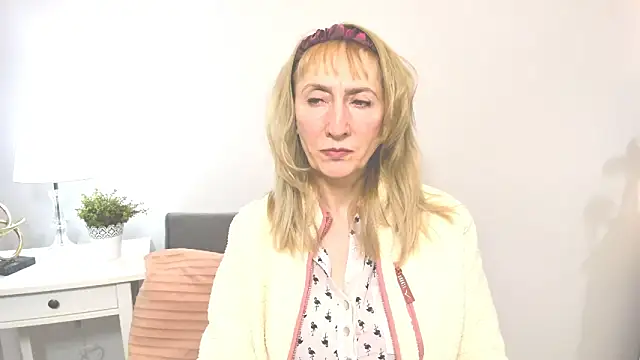 MargaretMilf69 online show from March 17, 4:22 pm