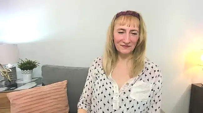 MargaretMilf69 online show from March 21, 4:40 pm