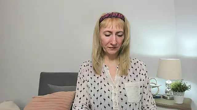 MargaretMilf69 online show from March 22, 1:30 pm