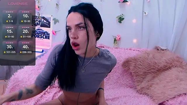 Snapshot of Holygirl_ chatting on February 26, 2:10 am Holygirl online show from February 26, 2:10 am