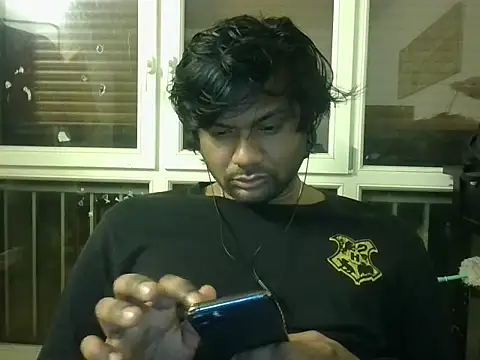 Snapshot of hemantha99 chatting on April 1, 9:45 pm hemantha99 online show from April 1, 9:45 pm