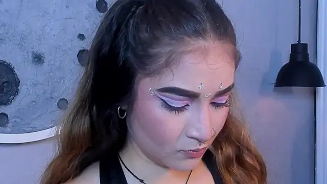 Shanntal  online show from November 12, 7:24 pm