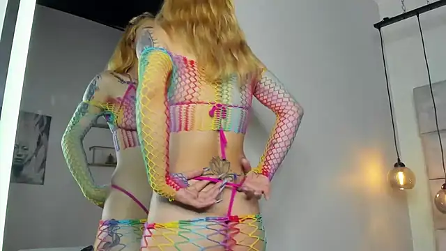 zoe taylorr1 online show from March 15, 10:03 am