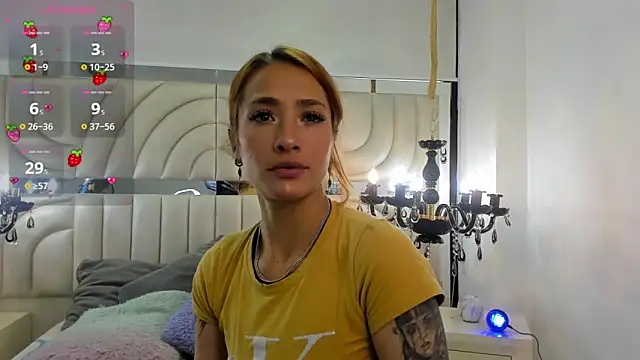 zoe taylorr1 online show from December 4, 11:52 am