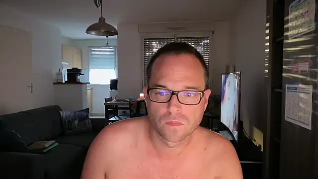 Funnyjul31 online show from October 14, 4:41 pm