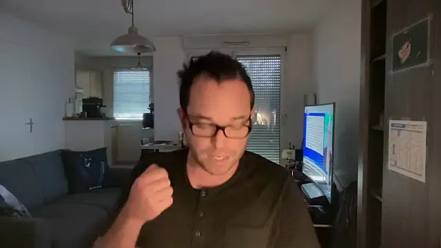 Funnyjul31 online show from February 19, 12:23 pm