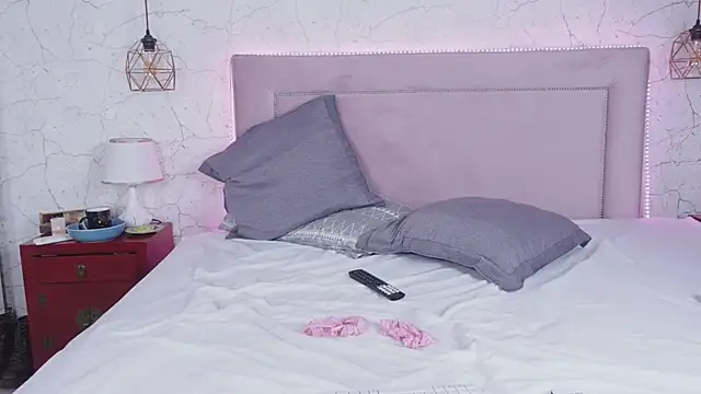 Snapshot of MillaBlis chatting on March 17, 11:11 pm MillaBlis online show from March 17, 11:11 pm