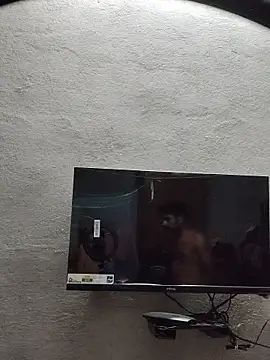 Snapshot of birds0641 chatting on October 27, 6:23 pm birds0641 online show from October 27, 6:23 pm