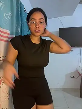 Snapshot of my_cam chatting on January 17, 2:05 am my cam online show from January 17, 2:05 am