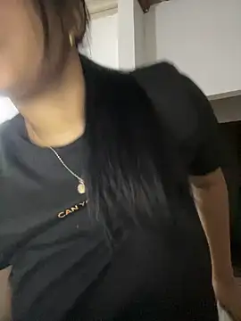 Snapshot of my_cam chatting on February 20, 1:35 am my cam online show from February 20, 1:35 am