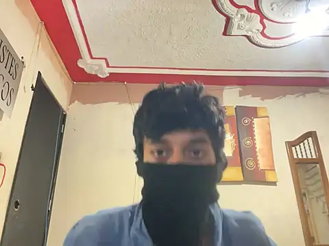 Snapshot of Skinny_high chatting on January 27, 12:33 am Skinny high online show from January 27, 12:33 am