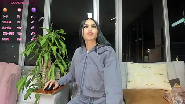 Little  Linda online show from September 13, 3:50 am