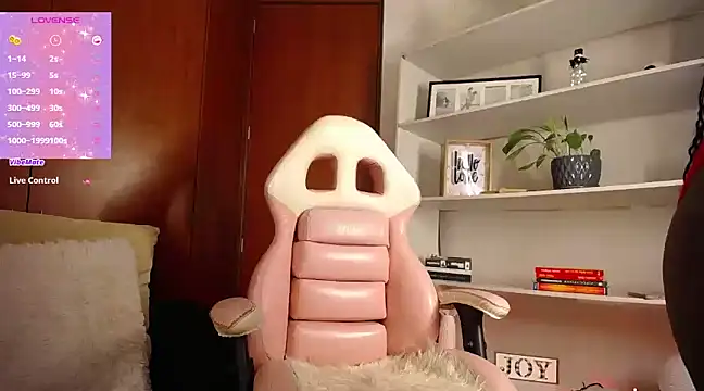 miaderail online show from December 10, 10:47 pm