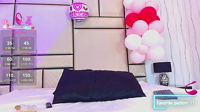 Snapshot of JulianaaHerrera chatting on February 25, 2:22 pm JulianaaHerrera online show from February 25, 2:22 pm