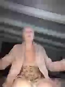 Snapshot of divinaerotica chatting on February 6, 5:51 pm divinaerotica online show from February 6, 5:51 pm