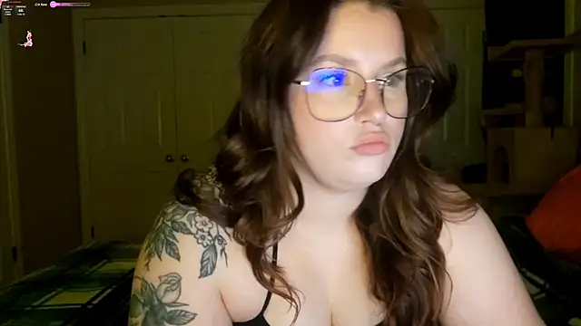 Snapshot of MrsJess chatting on February 23, 1:57 am MrsJess online show from February 23, 1:57 am