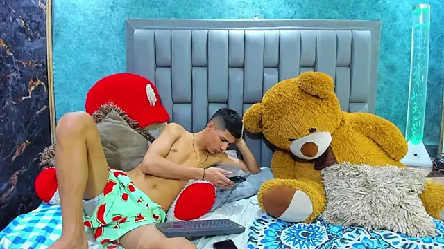 Snapshot of Sexys_Hornys_Boys chatting on February 4, 1:56 am Sexys Hornys Boys online show from February 4, 1:56 am