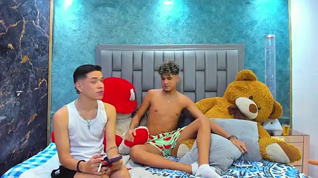 Snapshot of Sexys_Hornys_Boys chatting on February 7, 11:13 pm Sexys Hornys Boys online show from February 7, 11:13 pm