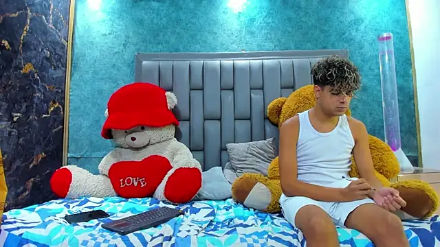 Snapshot of Sexys_Hornys_Boys chatting on February 17, 11:31 pm Sexys Hornys Boys online show from February 17, 11:31 pm