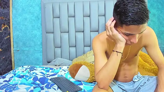 Snapshot of Sexys_Hornys_Boys chatting on March 8, 1:28 am Sexys Hornys Boys online show from March 8, 1:28 am