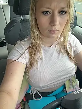 Snapshot of kcmo1010 chatting on October 28, 9:28 pm kcmo1010 online show from October 28, 9:28 pm