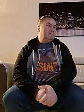 Snapshot of Pourleplasirs chatting on January 30, 10:51 pm Pourleplasirs online show from January 30, 10:51 pm