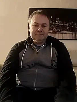 Snapshot of Pourleplasirs chatting on February 15, 10:21 pm Pourleplasirs online show from February 15, 10:21 pm