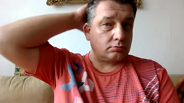 Snapshot of GrandpasDadBulg chatting on February 12, 12:01 pm GrandpasDadBulg online show from February 12, 12:01 pm