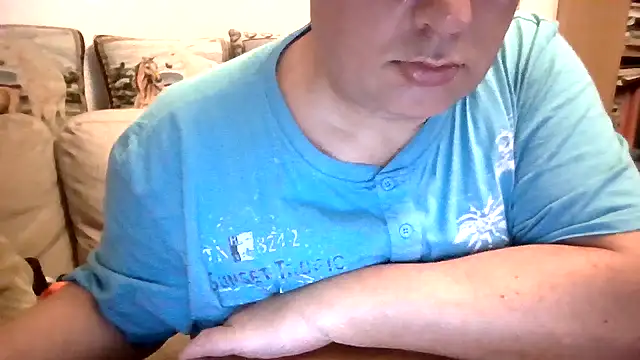 Snapshot of GrandpasDadBulg chatting on October 23, 8:40 pm GrandpasDadBulg online show from October 23, 8:40 pm