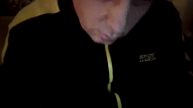 Snapshot of GrandpasDadBulg chatting on January 11, 1:43 am GrandpasDadBulg online show from January 11, 1:43 am