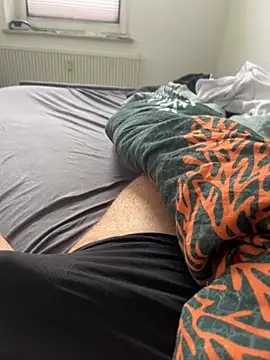 Snapshot of Mo_2003 chatting on January 31, 12:18 pm Mo 2003 online show from January 31, 12:18 pm