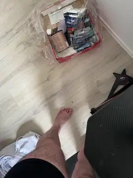 Snapshot of Mo_2003 chatting on February 10, 2:37 pm Mo 2003 online show from February 10, 2:37 pm