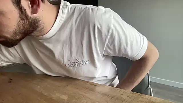 bullyboyy online show from October 19, 11:33 am