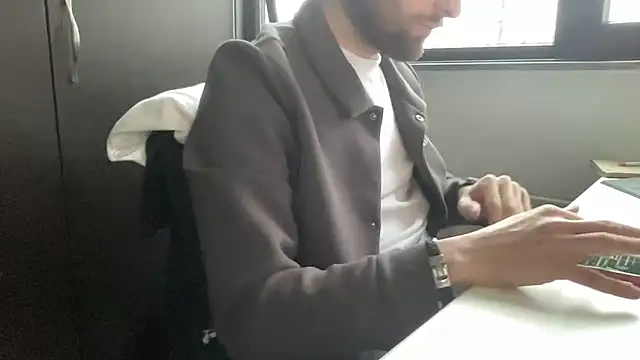 bullyboyy online show from February 16, 7:37 am