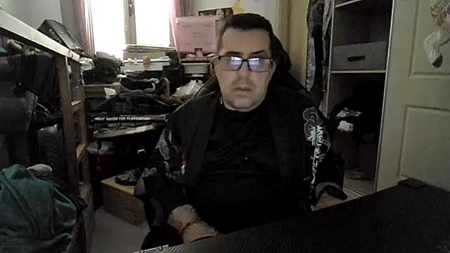 Usame como quieras online show from December 18, 1:39 pm