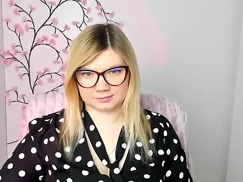 Snapshot of Lola_moree chatting on January 11, 12:54 pm Lola moree online show from January 11, 12:54 pm