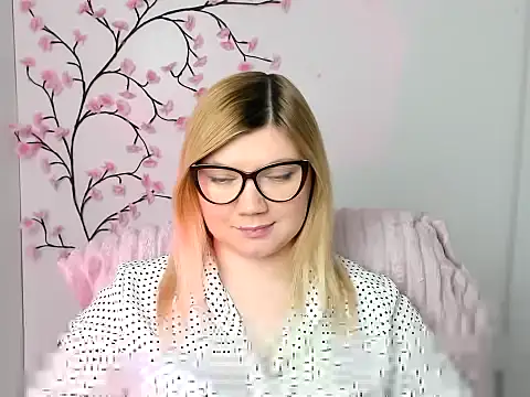 Snapshot of Lola_moree chatting on February 1, 12:48 pm Lola moree online show from February 1, 12:48 pm