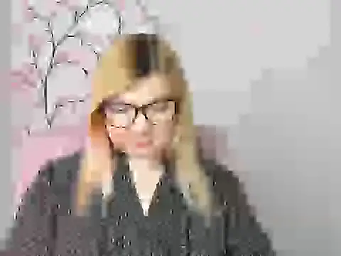 Snapshot of Lola_moree chatting on February 6, 12:52 pm Lola moree online show from February 6, 12:52 pm