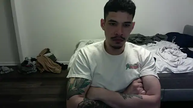 Snapshot of NicaBOi chatting on March 16, 4:41 am NicaBOi online show from March 16, 4:41 am